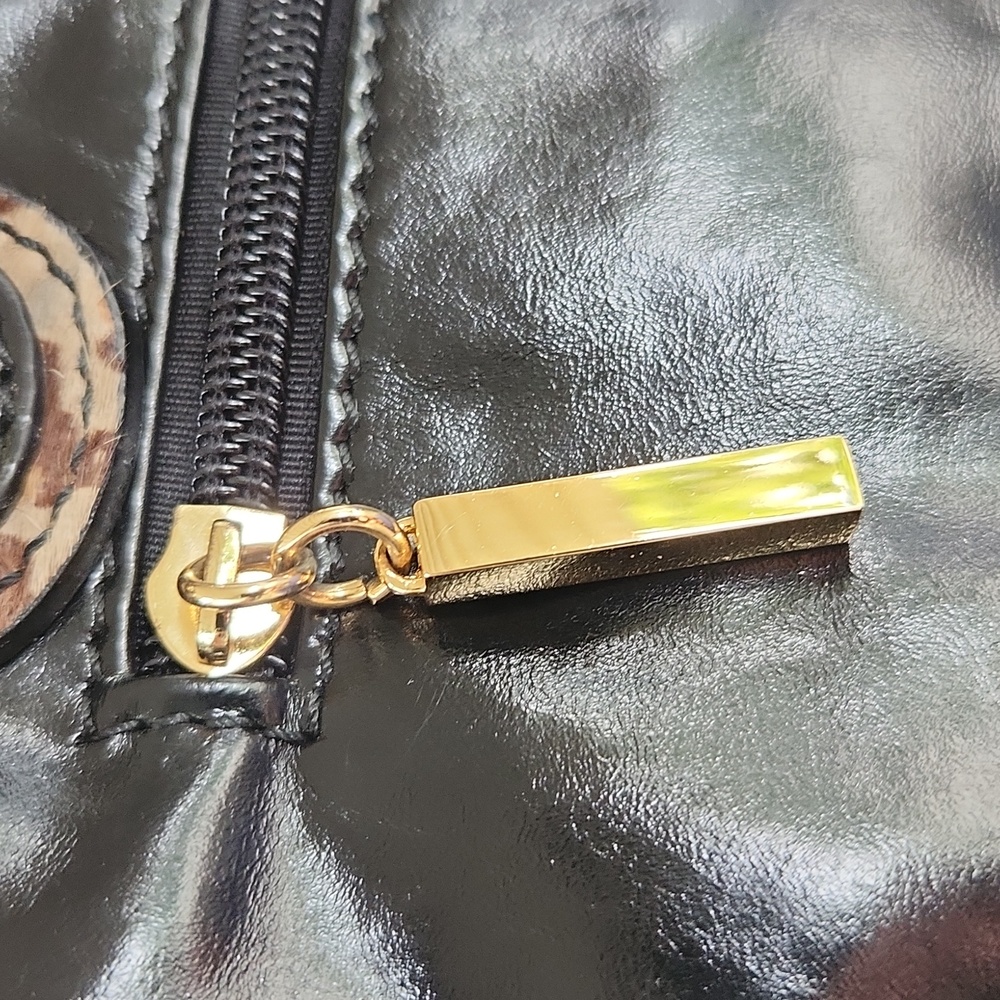 THE FIND Leopard Print Shoulder Bag with Gold Accents,with  Key Chain - Picture 15 of 16